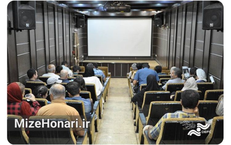 نمایش مستندهای «عمق میدان» و «چهارراه حوادث» دوشنبه ۱۹ مرداد ساعت ۱۶ در سالن حقیقت مرکز گسترش سینمای مستند، تجربی و پویانمایی برگزار میشود.